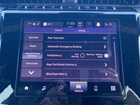 New 2025 Jeep Grand Cherokee L Laredo image 32