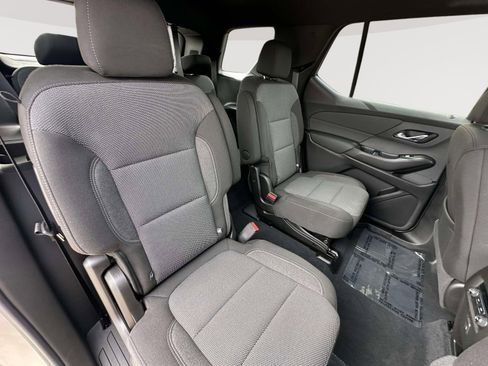 Used 2023 Chevrolet Traverse LT FWD image 30