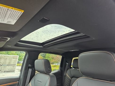 New 2026 GMC Canyon Denali AWD/4WD image 4