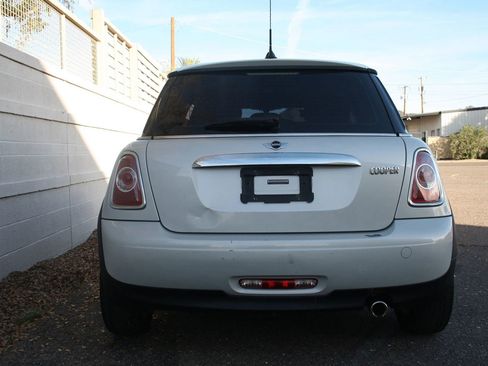 Used 2011 MINI Cooper Hardtop image 5