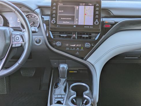 Used 2023 Toyota Camry XLE image 16