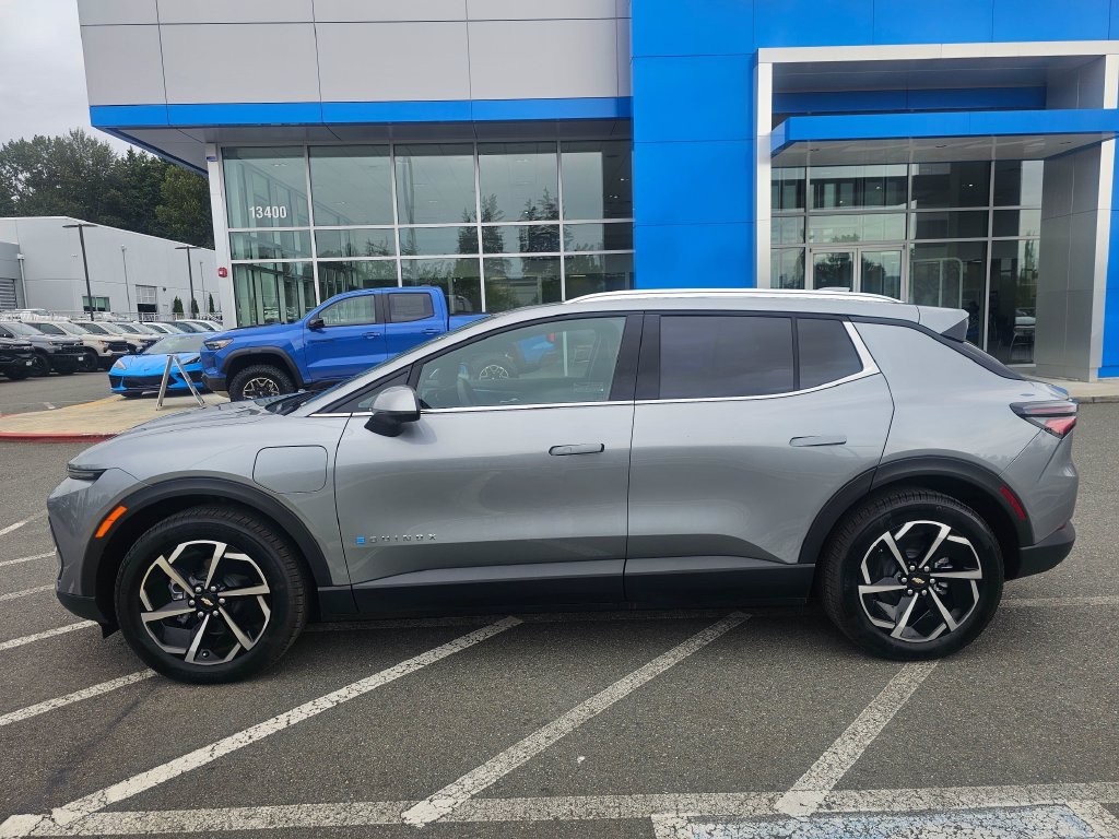 New 2026 Chevrolet Equinox EV LT AWD/4WD image 2