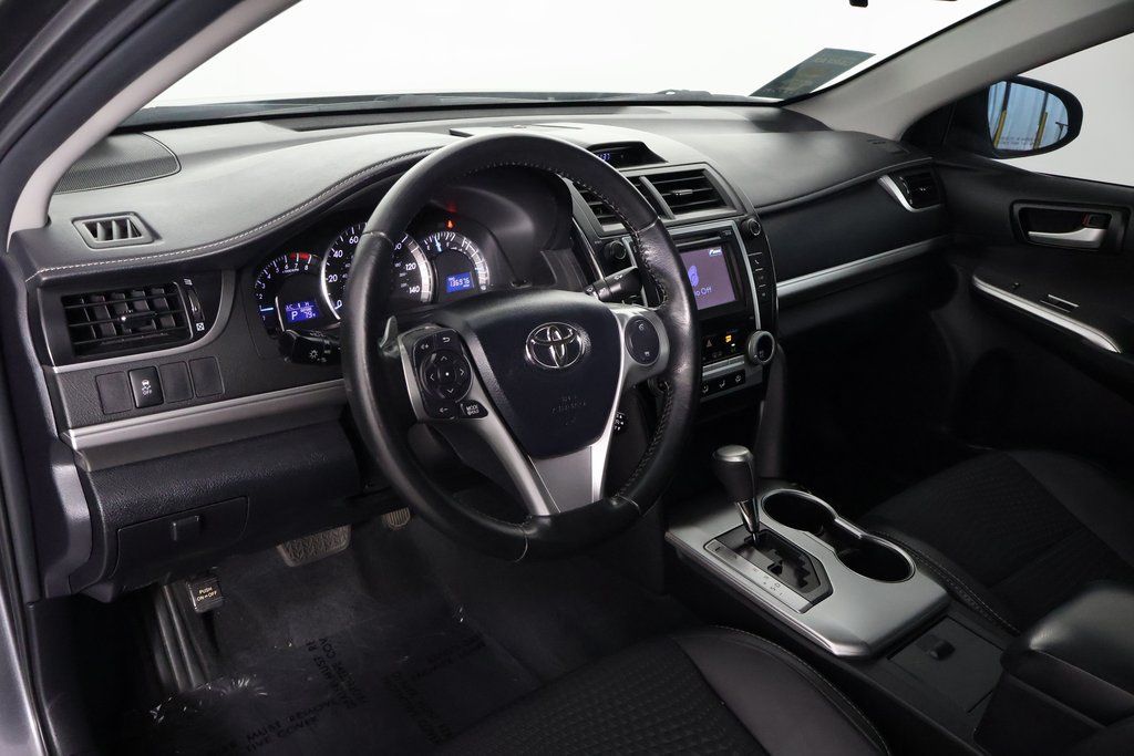 Used 2013 Toyota Camry SE FWD image 7