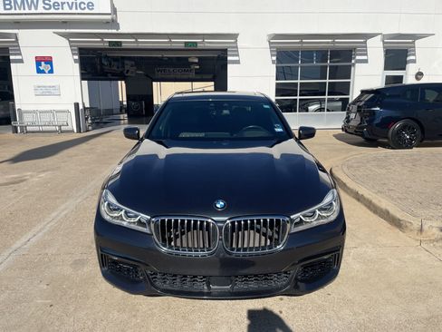 Used 2019 BMW 750i xDrive w/ Executive Package image 2