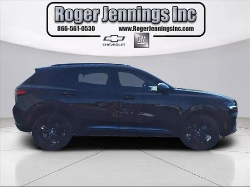 Used 2023 Buick Envision Essence w/ Technology Package I image 5