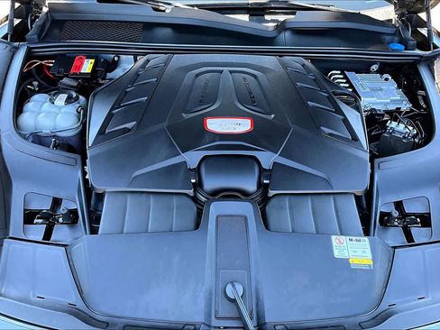 Used 2022 Porsche Cayenne GTS AWD/4WD image 31