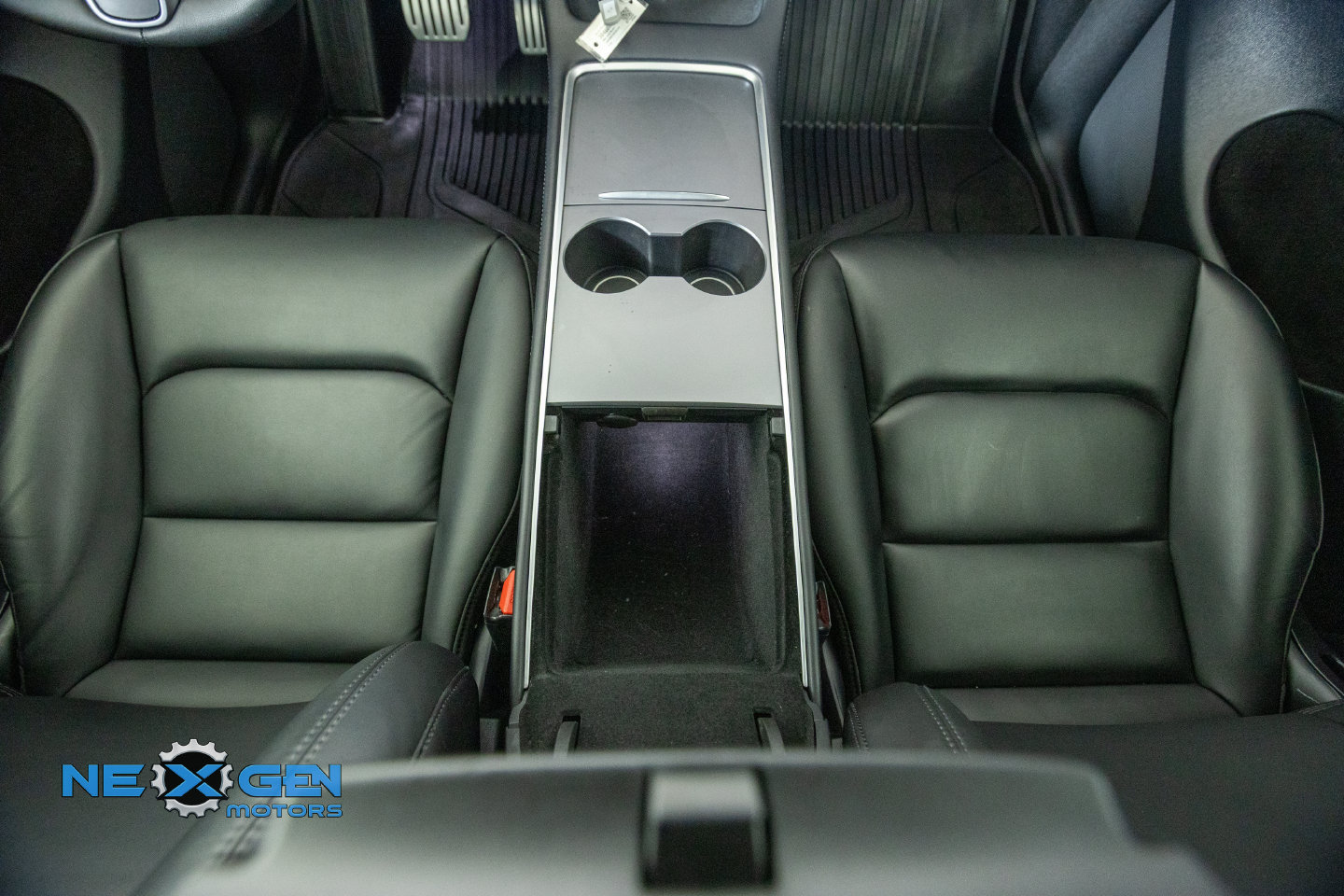 Used 2024 Tesla Model Y Performance AWD/4WD image 30