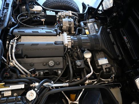 Used 1993 Chevrolet Corvette Coupe image 21