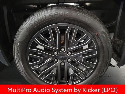 Used 2022 GMC Sierra 1500 Denali Ultimate AWD/4WD image 10