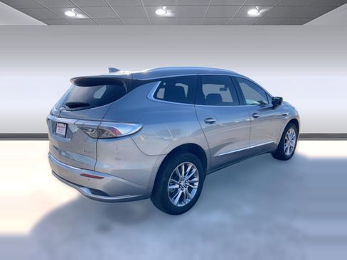Used 2023 Buick Enclave Avenir image 8