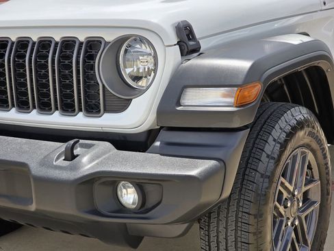 Used 2025 Jeep Wrangler Unlimited Sport AWD/4WD image 7