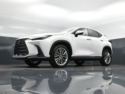 Certified 2025 Lexus NX 350 AWD w/ Accessory Package (2T) image 38