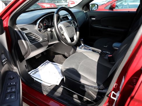 Used 2012 Chrysler 200 Touring image 13