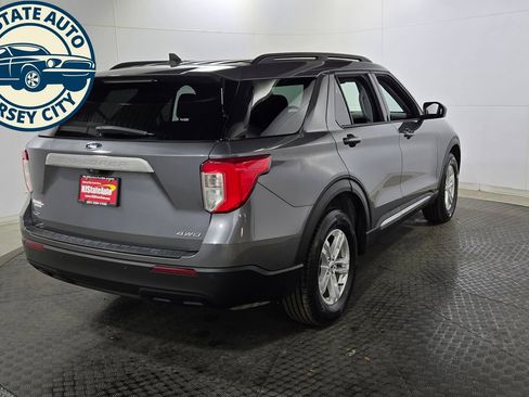 Used 2022 Ford Explorer XLT AWD/4WD image 13