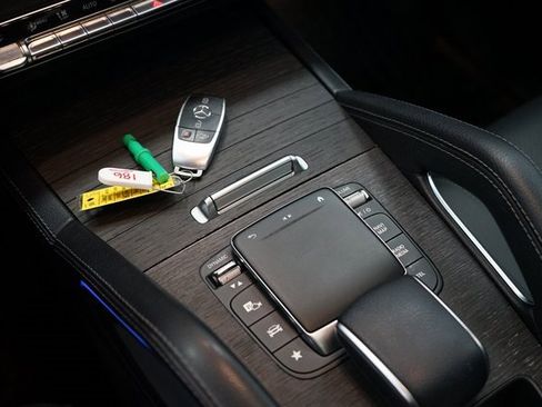 Used 2021 Mercedes-Benz GLE 350 GLE 350 w/ Premium Package image 39