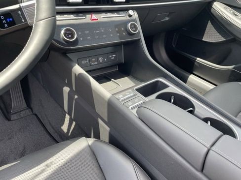 New 2025 Hyundai Sonata Limited image 14