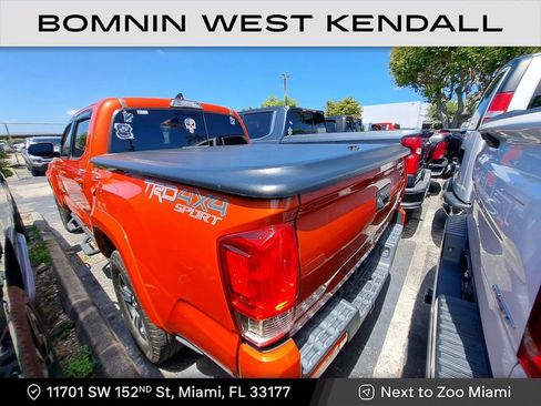 Used 2017 Toyota Tacoma SR image 4