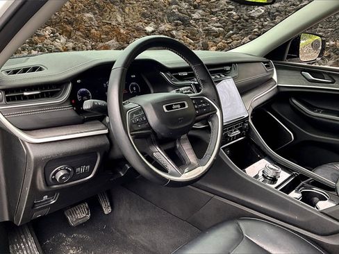 Used 2021 Jeep Grand Cherokee L Limited image 13