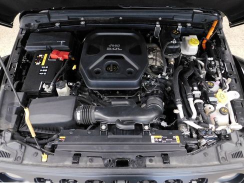 Used 2022 Jeep Wrangler Unlimited Rubicon 4xe w/ Dual Top Group image 16