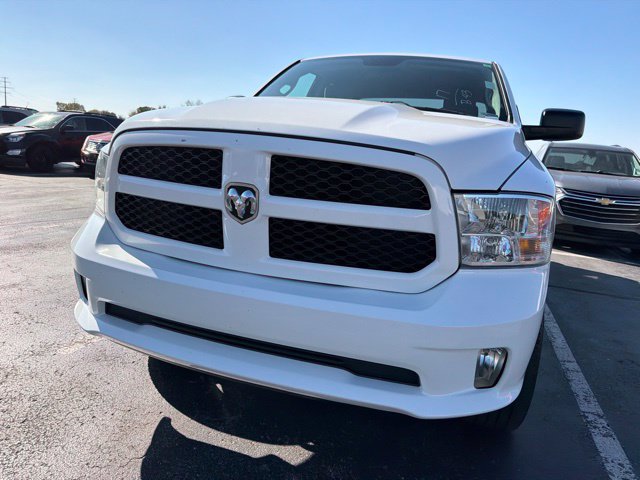 Used 2017 RAM 1500 Express AWD/4WD image 2