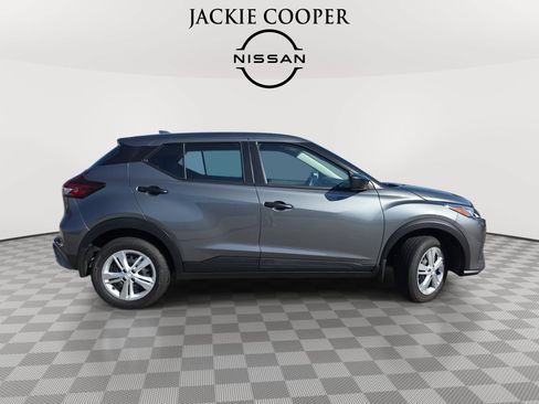 Certified 2025 Nissan Kicks Play S FWD image 4