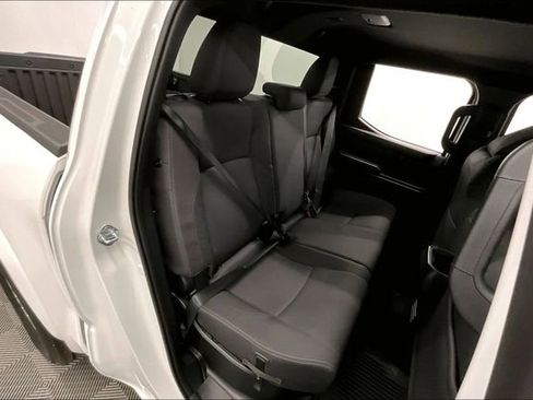 Used 2025 Toyota Tacoma SR5 AWD/4WD image 25