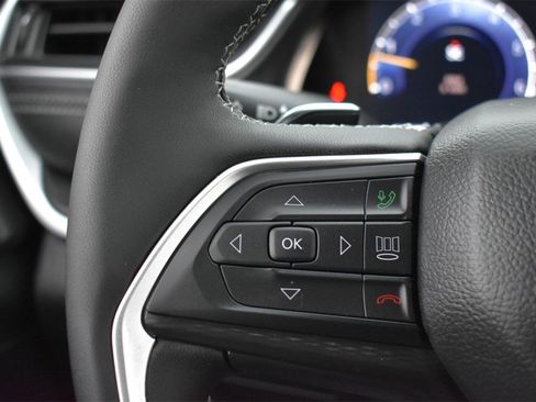 Used 2025 Jeep Grand Cherokee Laredo w/ Luxury Tech Group I image 13