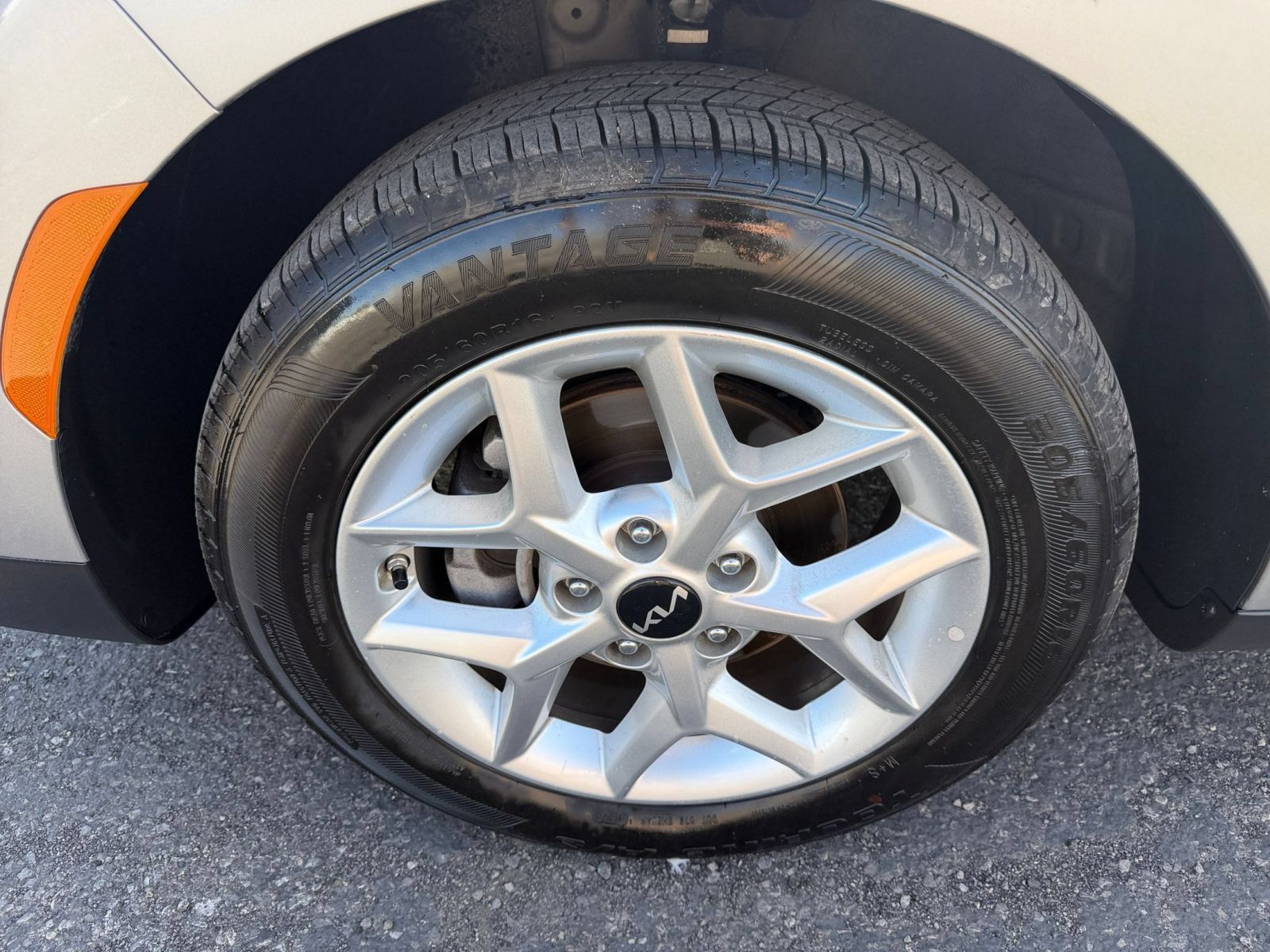 Used 2025 Kia Soul LX w/ LX Technology Package FWD image 27