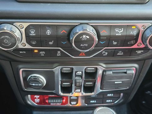 Used 2023 Jeep Wrangler Unlimited Rubicon 392 AWD/4WD image 29