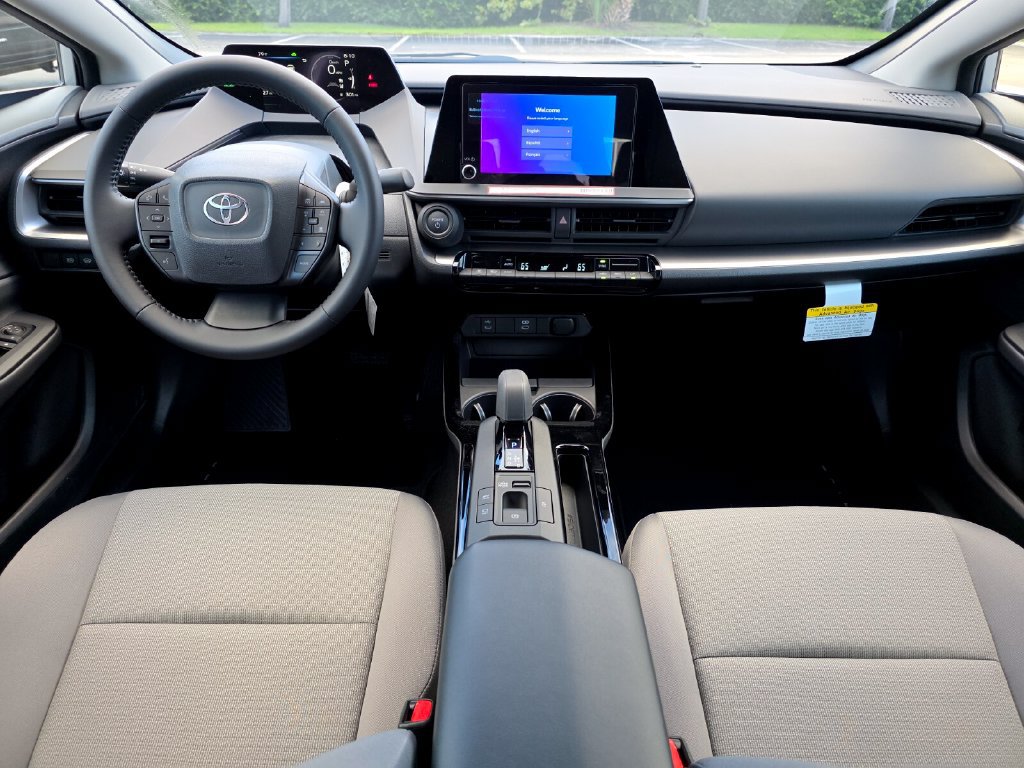 New 2027 Toyota Prius LE FWD image 5