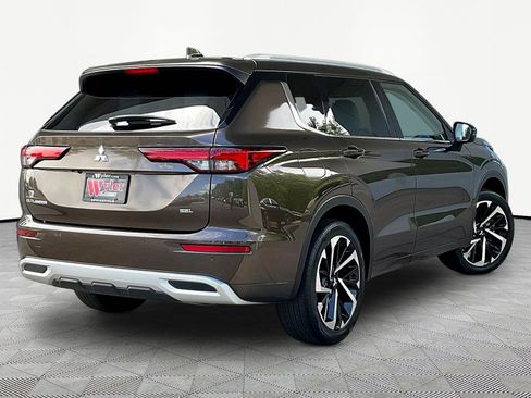 Used 2023 Mitsubishi Outlander SEL FWD image 6