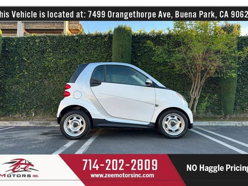 Used 2014 smart fortwo pure image 5