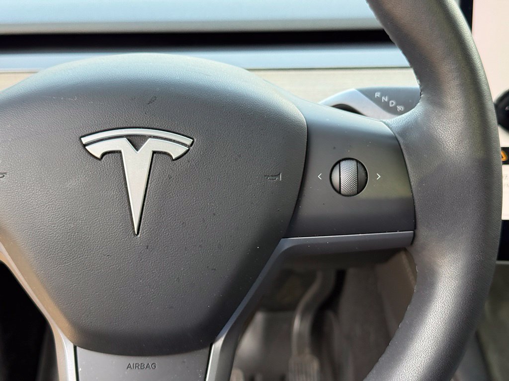 Used 2022 Tesla Model Y Long Range AWD/4WD image 16