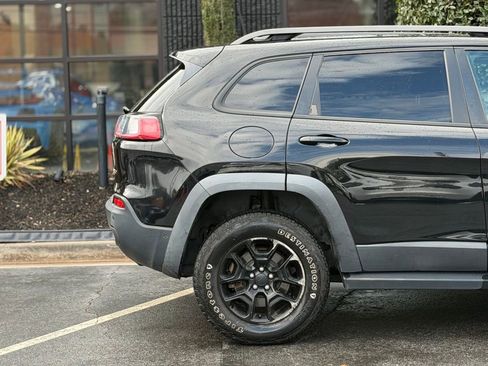 Used 2019 Jeep Cherokee Trailhawk image 22