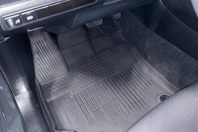 Certified 2025 Toyota Corolla SE w/ SE Premium Package FWD image 38