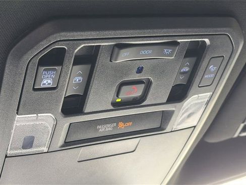 Used 2024 Toyota Tundra Platinum image 28