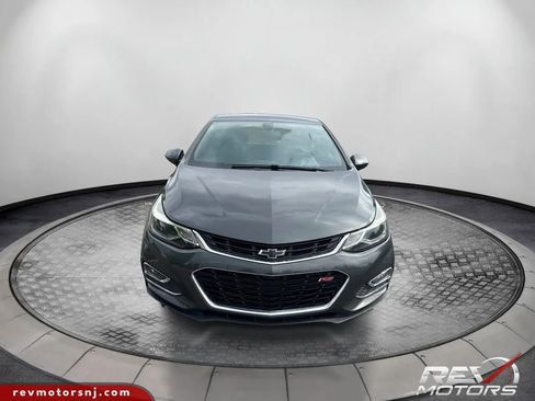 Used 2018 Chevrolet Cruze LT w/ Convenience Package FWD image 8