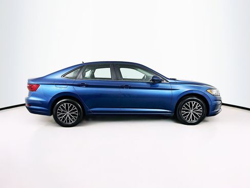 Used 2021 Volkswagen Jetta SE w/ SE Cold Weather Package image 10