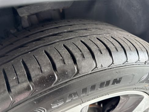 Used 2019 Jeep Cherokee Limited FWD image 13