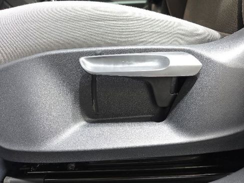 Certified 2022 Volkswagen Taos S AWD/4WD image 14