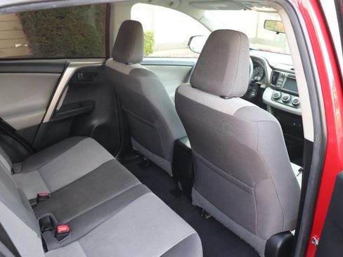 Used 2015 Toyota RAV4 LE AWD/4WD image 27
