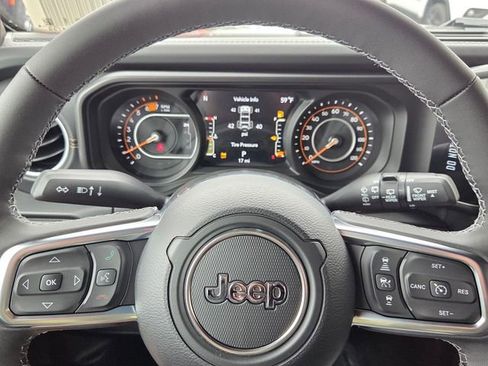 New 2026 Jeep Wrangler Sahara AWD/4WD image 25