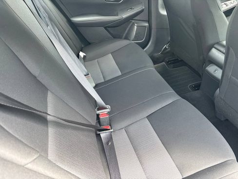 Used 2025 Nissan Sentra SV FWD image 28
