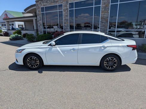 Used 2020 Nissan Altima 2.5 S FWD image 2
