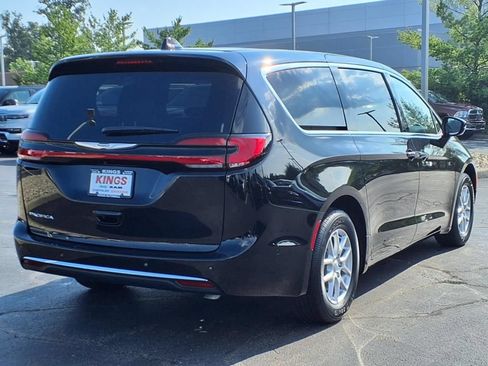 New 2025 Chrysler Pacifica Select FWD image 7