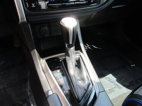 Used 2019 Toyota Corolla SE w/ Body Protection Package FWD image 18