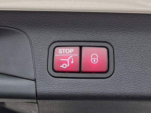 Used 2022 Mercedes-Benz GLS 450 4MATIC image 30