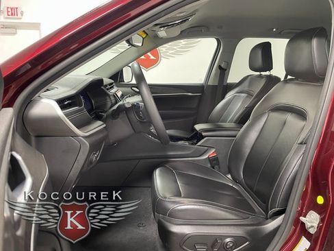 Used 2023 Jeep Grand Cherokee Limited image 11