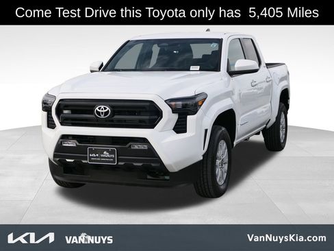 Used 2025 Toyota Tacoma SR5 image 8