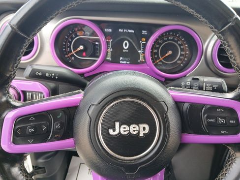Used 2020 Jeep Wrangler Unlimited Sahara AWD/4WD image 12